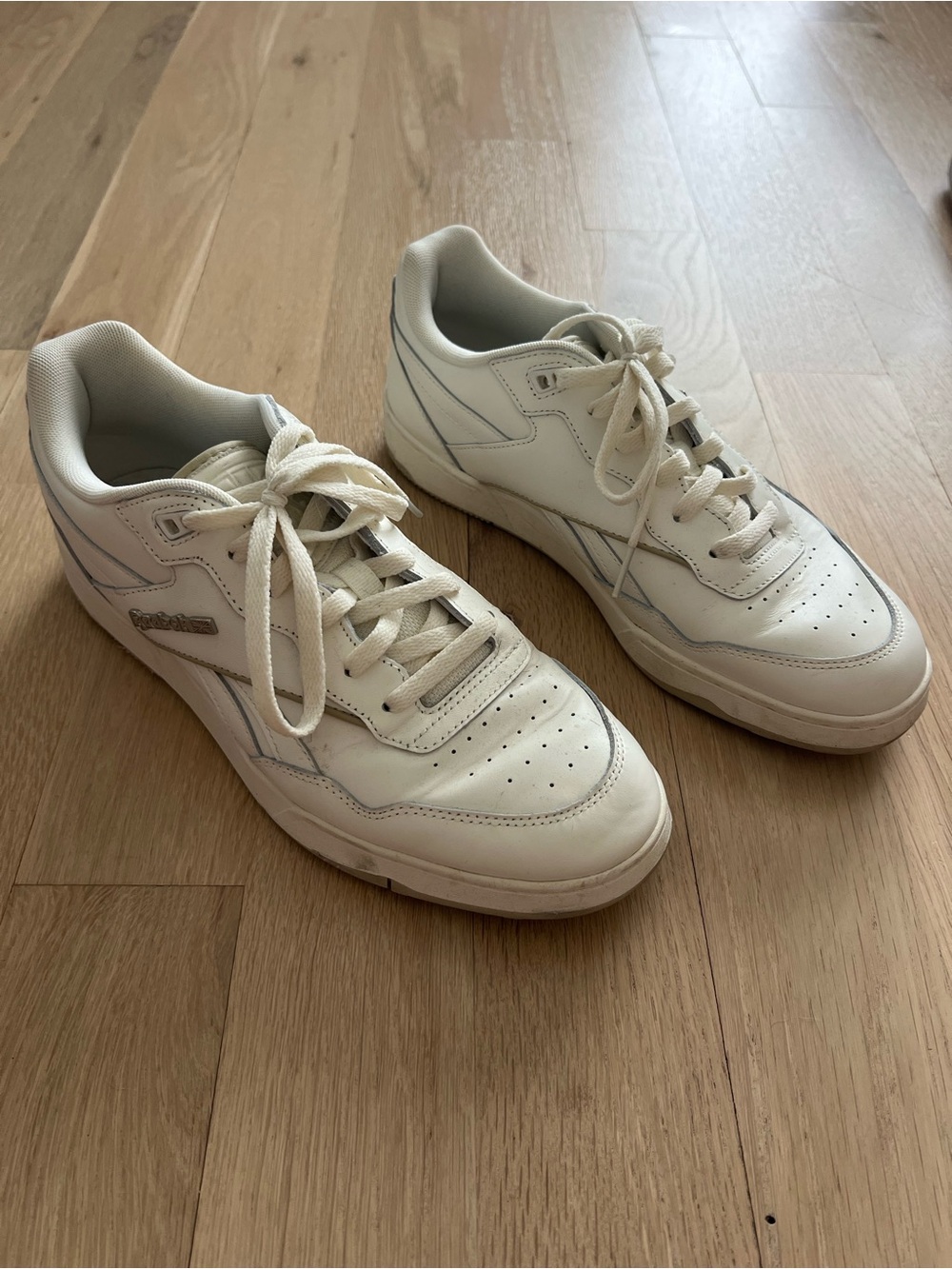 Reebok Low-Top Cream/White Men’s Sneakers